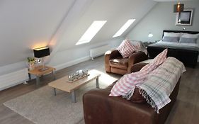 Lakeside Studio 2 Loft Apartment